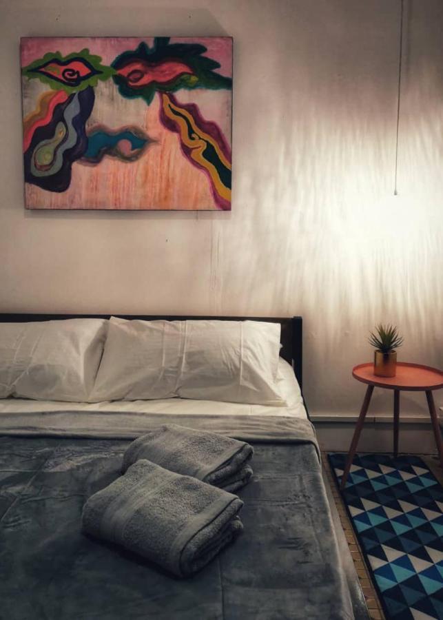 Treehouse Hostel Кучинг Экстерьер фото