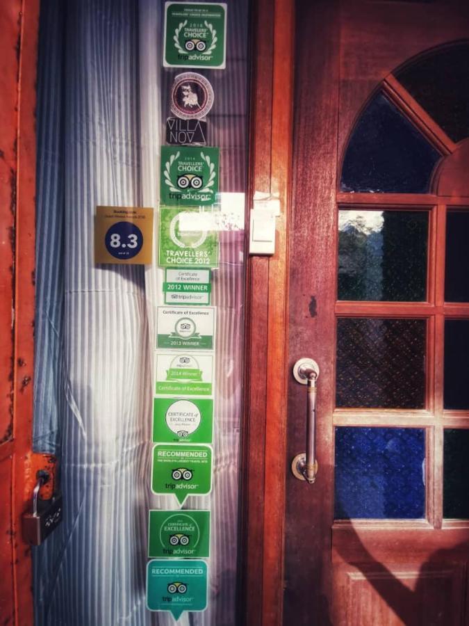 Treehouse Hostel Кучинг Экстерьер фото